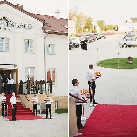 Orient Palace Bielany Wrocławskie Buitenkant foto