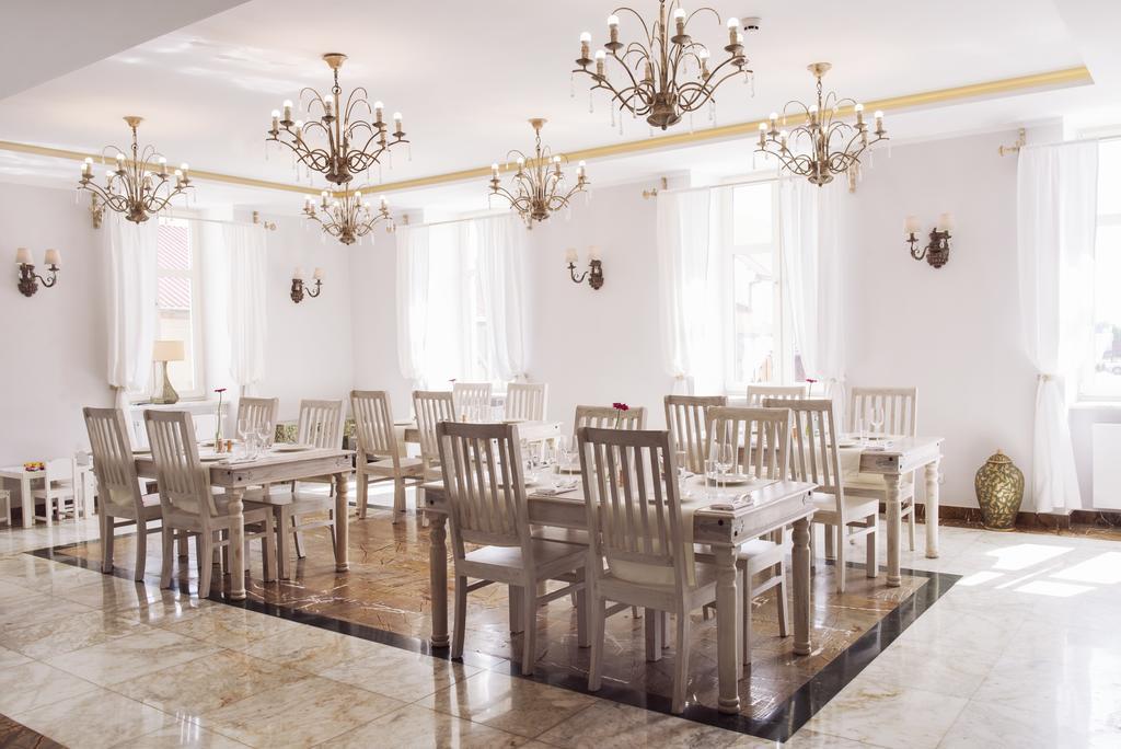 Orient Palace Bielany Wrocławskie Buitenkant foto